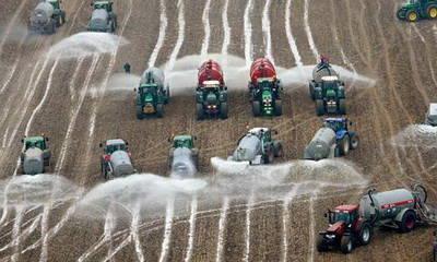 В Европе молоко стоит дешевле воды