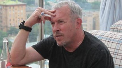 Макаревич заступился за Акунина, обругав украинцев: «Двойная глупость» Макаревич заступился за Акунина, обругав украинцев: «Двойная глупость»