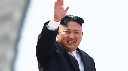Ким Чен Ын пообещал освободить трех американцев во время встречи с Трампом Ким Чен Ын пообещал освободить трех американцев во время встречи с Трампом