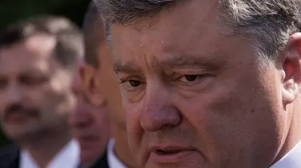 «Всех обокрал!»: Порошенко еле спасли от разъяренных жителей Закарпатья «Всех обокрал!»: Порошенко еле спасли от разъяренных жителей Закарпатья