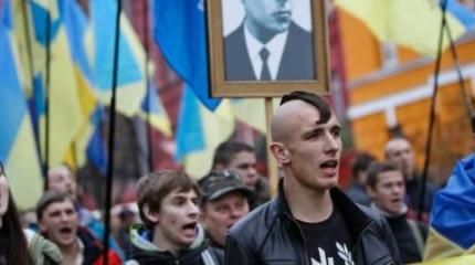 «Элитные патриоты» Майдана: как на Украине взращивают русофобские лагеря «Элитные патриоты» Майдана: как на Украине взращивают русофобские лагеря