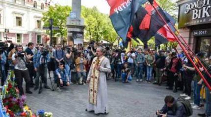 Первомайский опыт. Свидомитам мало крови