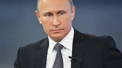 Путин позиции не сдает Путин позиции не сдает