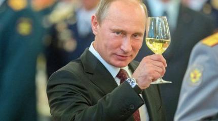 Неслучайный выбор Версаля: Путину готовят особый прием в Париже Неслучайный выбор Версаля: Путину готовят особый прием в Париже