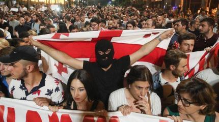 Почему Москва наказывает Тбилиси жёстче, чем Киев? Почему Москва наказывает Тбилиси жёстче, чем Киев?