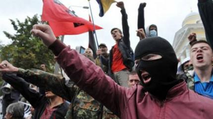 Националисты ОУН обещают свергнуть Порошенко и установить настоящую хунту Националисты ОУН обещают свергнуть Порошенко и установить настоящую хунту