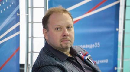 Матвейчев: Российский флаг - не «власовская тряпка» Матвейчев: Российский флаг - не «власовская тряпка»