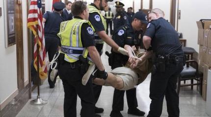Без права на ошибку: почему нарушение закона в США грозит крахом карьеры Без права на ошибку: почему нарушение закона в США грозит крахом карьеры