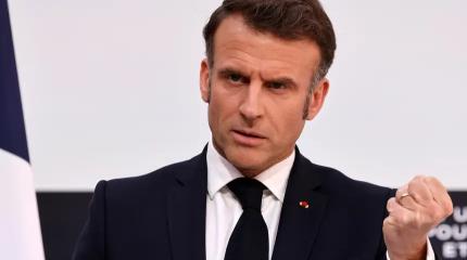 Макрон находится в положении, близком к истерике Макрон находится в положении, близком к истерике
