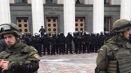 Майдан готовится «штурмовать» Раду Майдан готовится «штурмовать» Раду