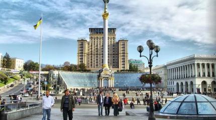 Простых украинцев спросили в центре Киева, ждут ли они нападения России