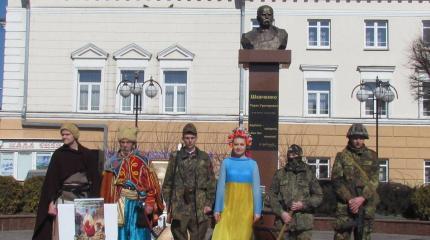 «Противостояние» в Виннице: Тарас Шевченко против «небесной сотни» «Противостояние» в Виннице: Тарас Шевченко против «небесной сотни»
