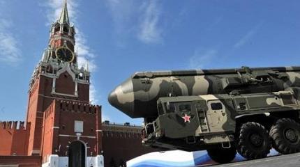 Если завтра война: Кремль нажимает на ракеты, но игнорирует боевой дух