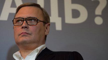 Пора перестать кормить политического тролля тортами Пора перестать кормить политического тролля тортами