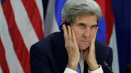 Голос из-за спины. Керри советует Трампу обзавестись суфлерами Голос из-за спины. Керри советует Трампу обзавестись суфлерами