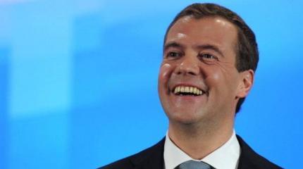 Медведев назвал Навального обормотом и проходимцем