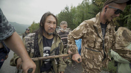 Шаман, идущий в Москву изгонять Путина, спровоцировал протесты в Бурятии