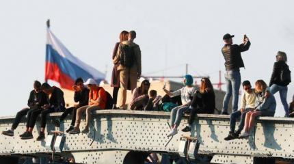 Кремль не интересуют настроения молодежи, которой хочется «сделать ноги» Кремль не интересуют настроения молодежи, которой хочется «сделать ноги»