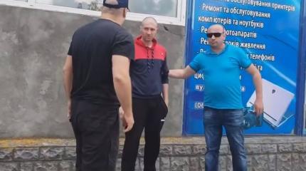 «Вас начнут стрелять по одному»: блогер припугнул украинских нацистов