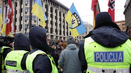 Участие "Азова" в марше СС в Риге вызвало недовольство организаторов Участие "Азова" в марше СС в Риге вызвало недовольство организаторов