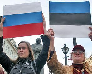 Прибалтика в панике: правительство Эстонии захватывают русские «оккупанты» Прибалтика в панике: правительство Эстонии захватывают русские «оккупанты»