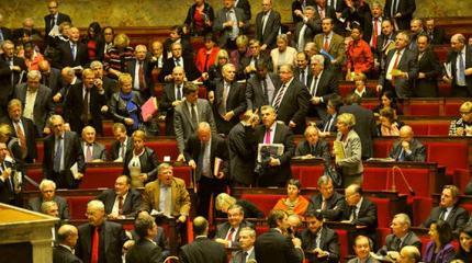 Депутаты Европарламента массово требуют наладить отношения с Москвой Депутаты Европарламента массово требуют наладить отношения с Москвой