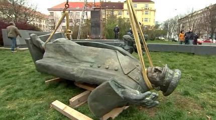 Дипломатический скандал в Праге: дипломаты РФ пострадали из-за трех шутов Дипломатический скандал в Праге: дипломаты РФ пострадали из-за трех шутов