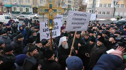 На фоне гонений УПЦ готовится к «катакомбной жизни» На фоне гонений УПЦ готовится к «катакомбной жизни»