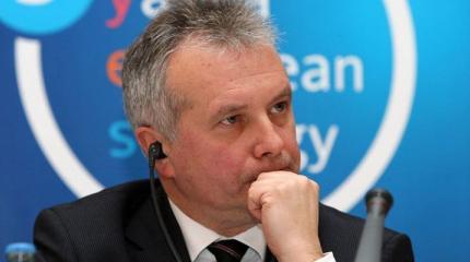Александр Рар: Как ЕС из кожи вон лезет, пытаясь рассорить Путина и Трампа Александр Рар: Как ЕС из кожи вон лезет, пытаясь рассорить Путина и Трампа