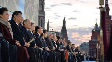 Западные страны изолировали себя, пропустив парад в Москве