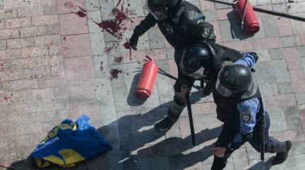 Год трагедии под Радой: несут цветы, идут митинги Год трагедии под Радой: несут цветы, идут митинги
