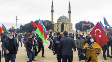 Баку с Эрдоганом отмечают победу в Карабахе, а мы их закидаем помидорами?