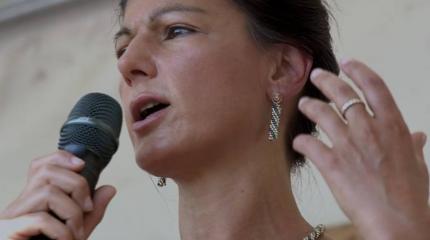 Сара Вагенкнехт: «Нет» американским базам и «да» сближению с Россией! Сара Вагенкнехт: «Нет» американским базам и «да» сближению с Россией!