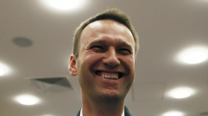 Навальный снова дурачит людей, обещая денежные компенсации Навальный снова дурачит людей, обещая денежные компенсации