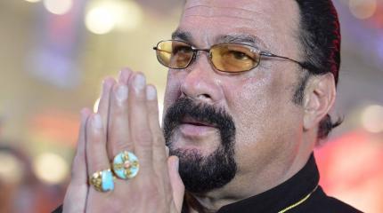 Стивен Сигал: Тот, кто верит во вмешательство РФ в выборы США — глупец Стивен Сигал: Тот, кто верит во вмешательство РФ в выборы США — глупец