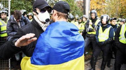 Украина ждет, когда все рухнет, а Россия разберется Украина ждет, когда все рухнет, а Россия разберется
