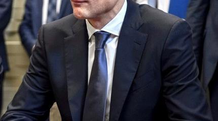 Новые фотографии Суркова удивили журналистов