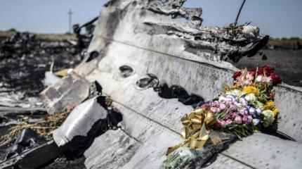 Крушение Боинга MH-17: Западу выгодно «подвести Россию под трибунал» Крушение Боинга MH-17: Западу выгодно «подвести Россию под трибунал»