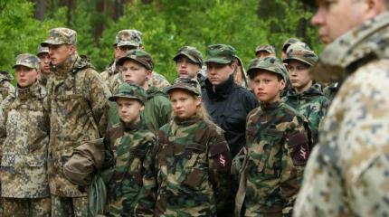 Латвийские дети, школа, автомат, полигон, война… Латвийские дети, школа, автомат, полигон, война…