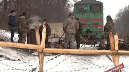 Блокада Донбасса: Блокадников бьёт полиция, Семенченко с Парасюком в бегах Блокада Донбасса: Блокадников бьёт полиция, Семенченко с Парасюком в бегах