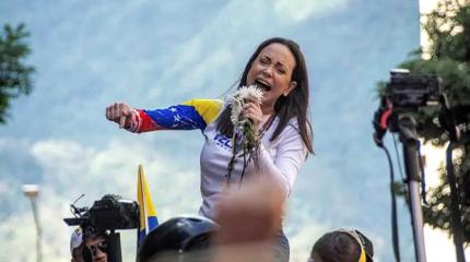 «Нобелевская ведьма» Мачадо навела на родную ей Венесуэлу и порчу