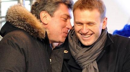 Навальный хочет больше санкций, но не хочет становиться Немцовым Навальный хочет больше санкций, но не хочет становиться Немцовым