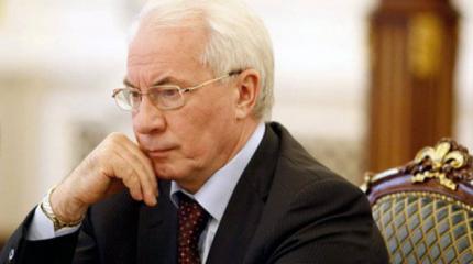 Азаров: Киев с упорством продолжает принимать самоубийственные для экономики Украины меры