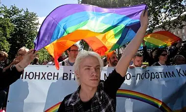 Украина заботится о педерастах больше, чем о ветеранах Украина заботится о педерастах больше, чем о ветеранах