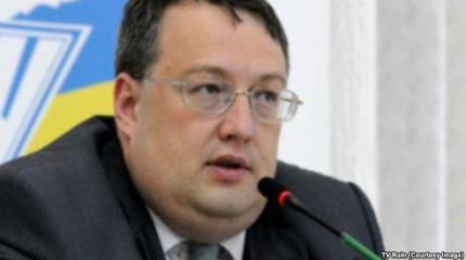 Антон Геращенко предлагает запретить в Украине «георгиевскую ленточку» Антон Геращенко предлагает запретить в Украине «георгиевскую ленточку»