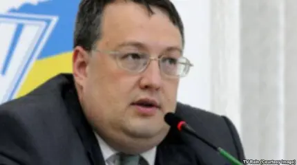 Антон Геращенко предлагает запретить в Украине «георгиевскую ленточку» Антон Геращенко предлагает запретить в Украине «георгиевскую ленточку»