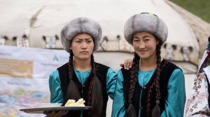 В Кыргызстане пройдет первый в истории страны курултай женщин-политиков В Кыргызстане пройдет первый в истории страны курултай женщин-политиков