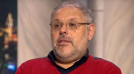 Хазин объяснил главную ошибку Макрона на переговорах с Путиным Хазин объяснил главную ошибку Макрона на переговорах с Путиным