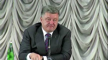 Порошенко призвал верующих сделать выбор между Россией и Украиной Порошенко призвал верующих сделать выбор между Россией и Украиной