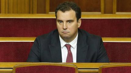 Незалежная в шоке: министров-«клептократов» уговорили остаться за «бонусы» Незалежная в шоке: министров-«клептократов» уговорили остаться за «бонусы»